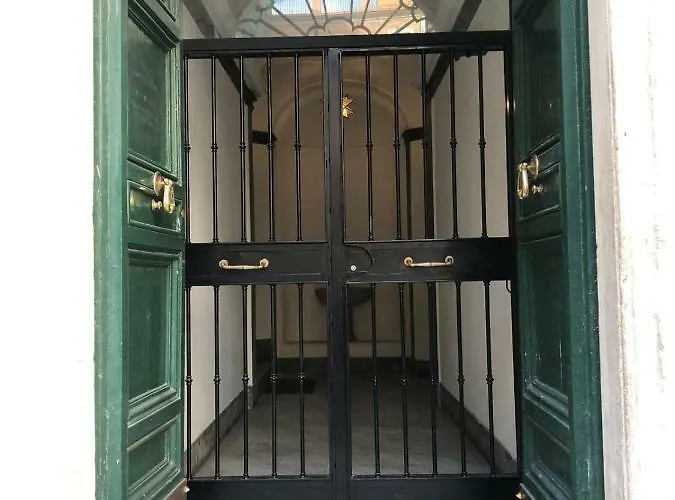 Pantheon Luxury Апартаменты